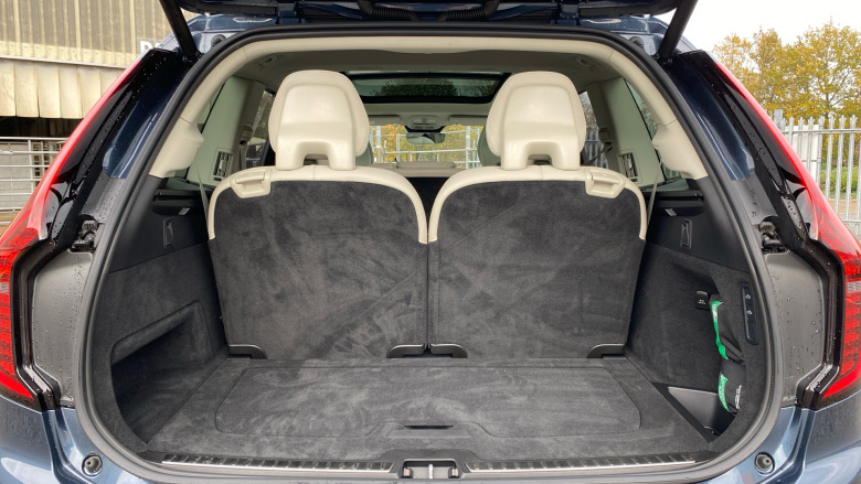 Volvo XC90 2.0 T8 PHEV Ultra Dark 5dr AWD Geartronic Estate